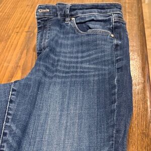 White House officials Black Market Dark Blue boyfriend Leg Jeans